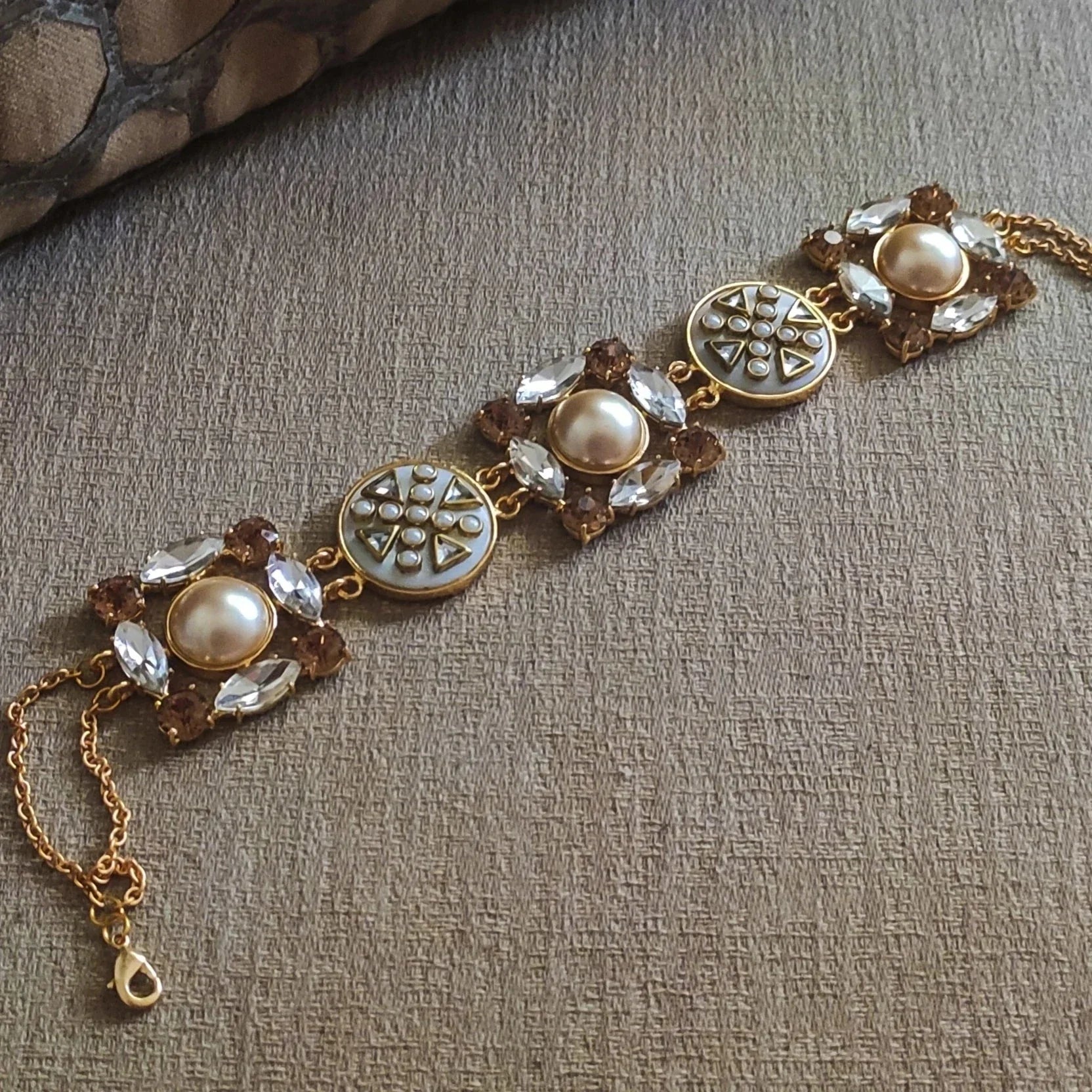 Swarovski Pearl Choker - Amrrutam