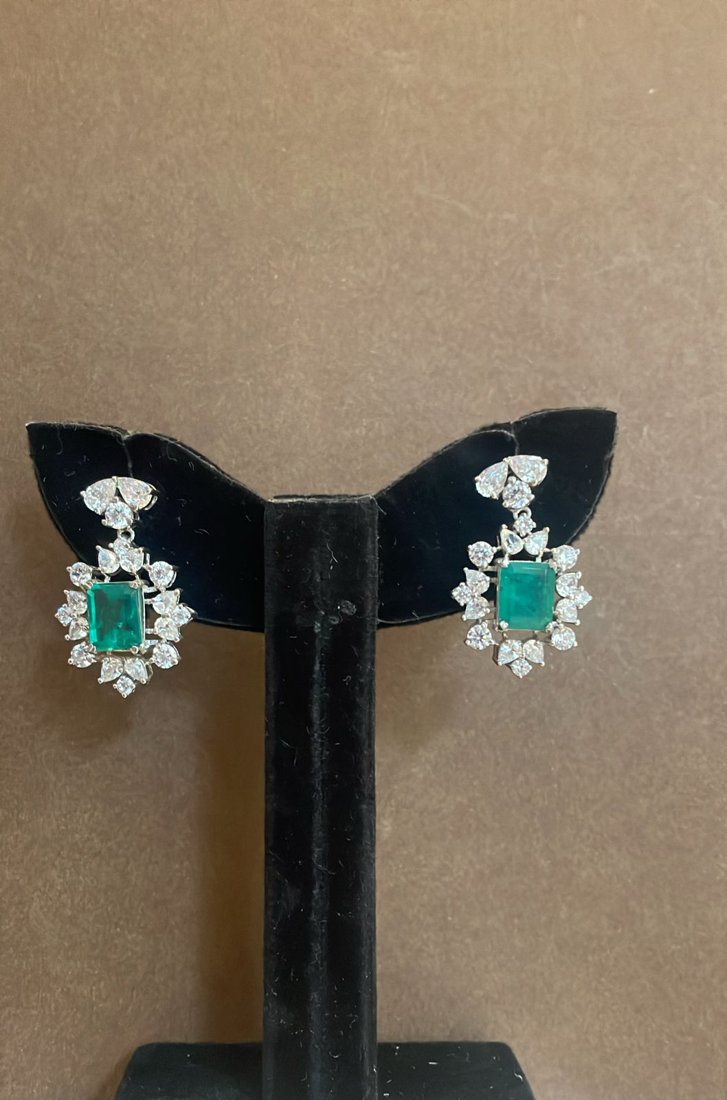 925 Silver Navina Emerald CZ Necklace - Amrrutam Jewellery